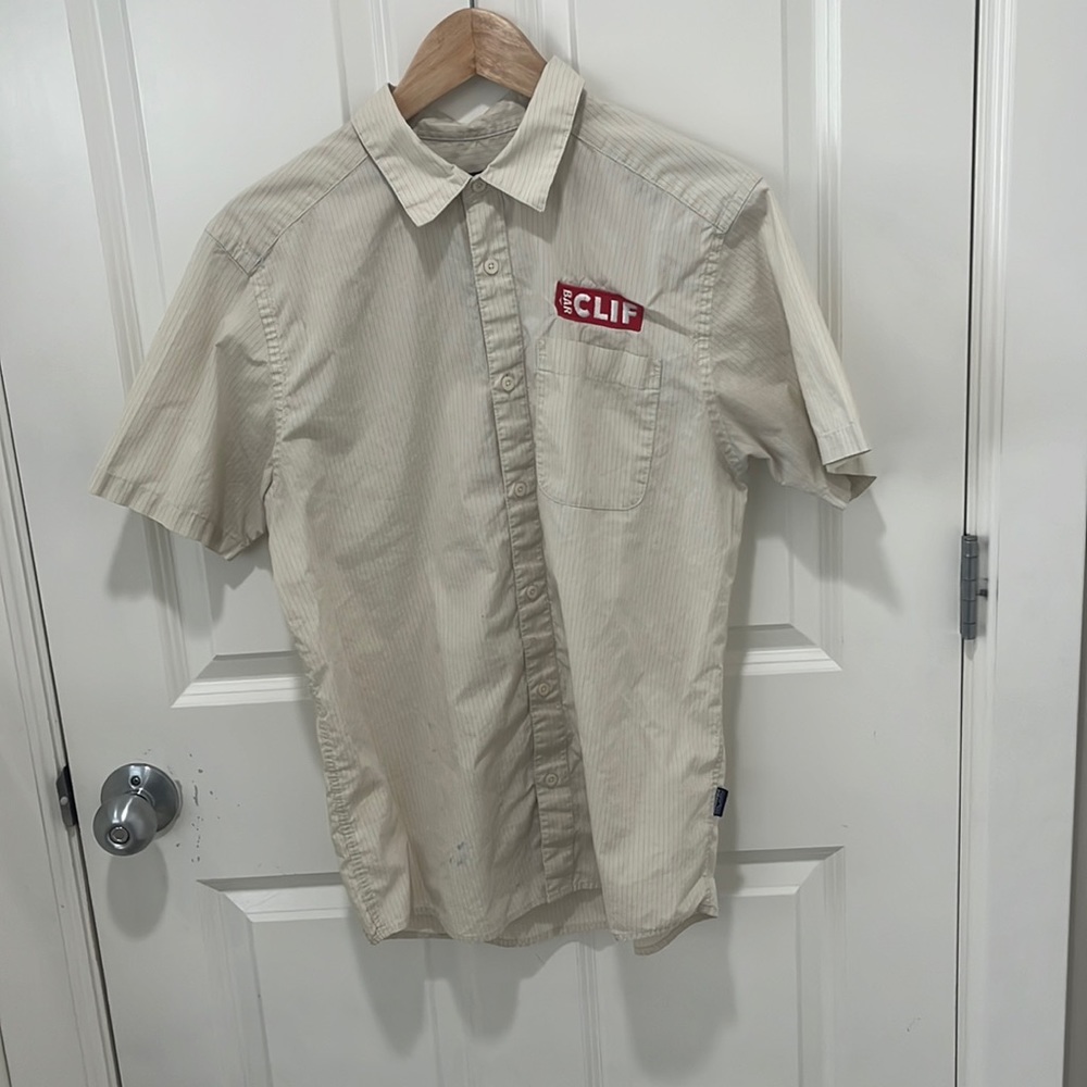 Patagonia short sleeve cliff bar button up